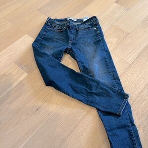 Banana Republic skinny ankle dark wash jeans. Size 29